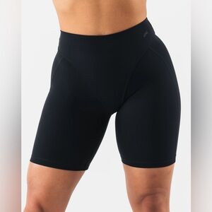 Alphalete Tenacity Parker Biker Short 7” - NWOT